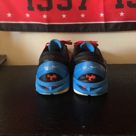 Nike Kobe 7 “Poison Dart Frog (Blue)” - Picture 6 of 8